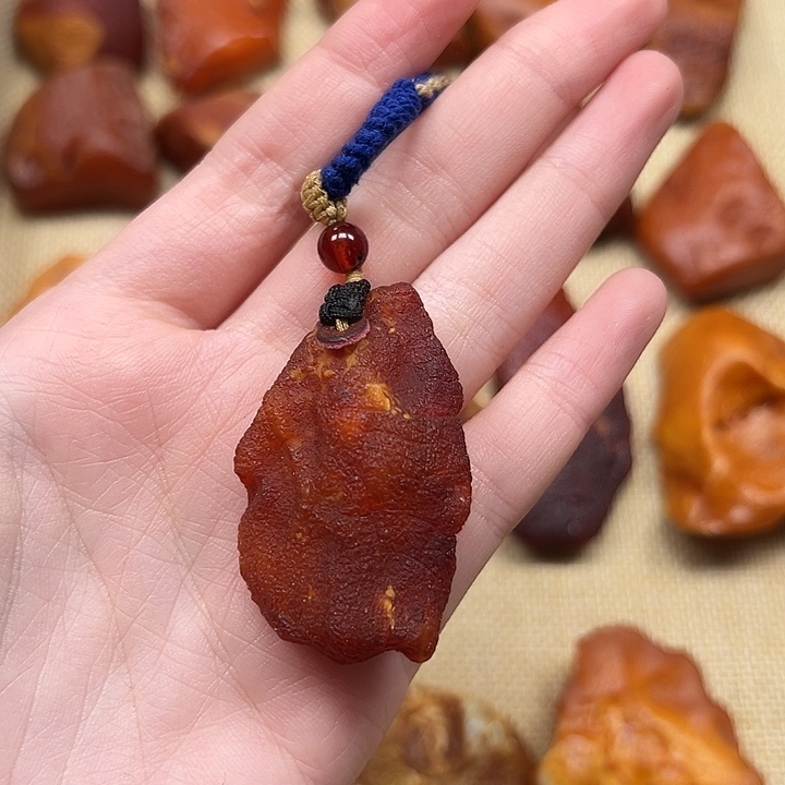 琥珀珠宝奇石未镶嵌