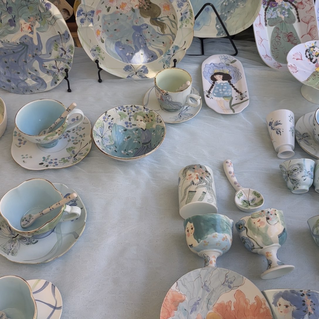 b***～预定（面具女生碗加小鱼）