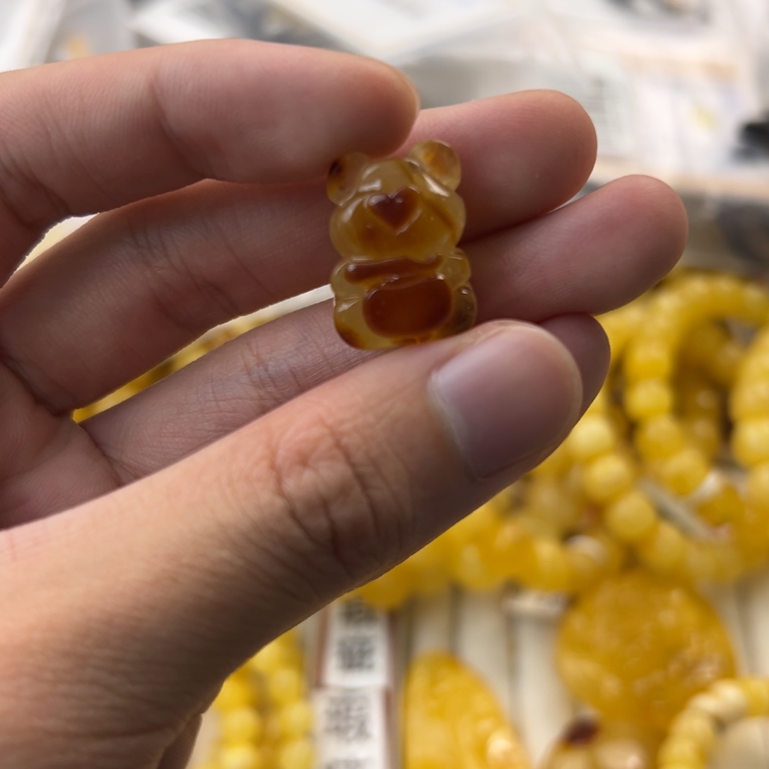 琥珀珠宝奇石未镶嵌