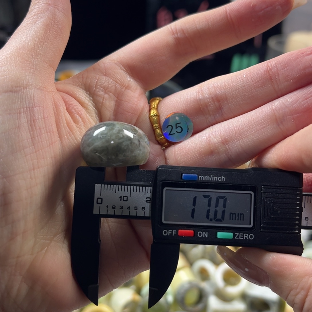 蛇纹石玉未镶嵌戒指