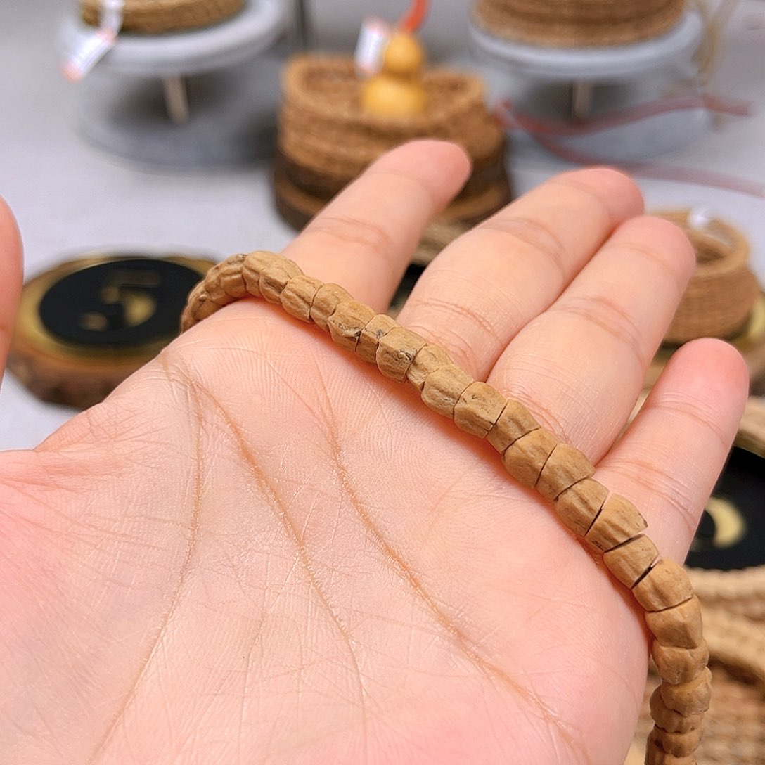 柏香籽/百香籽吊坠8*R