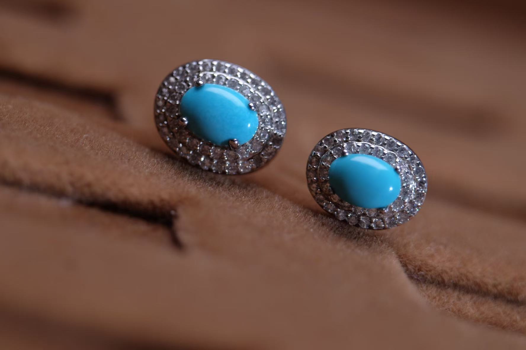 湖北天然原矿绿松石S925银镶嵌高瓷蓝奢华耳钉潮流时尚欧美风百搭