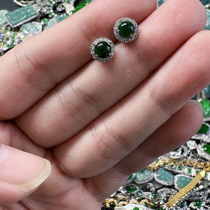 翡翠颈饰未镶嵌天然A货翡翠放漏