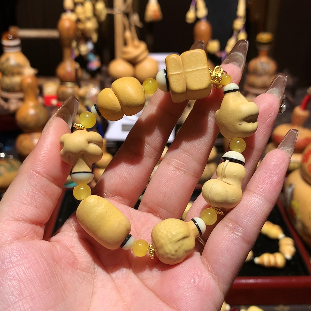 岁***好大叶紫檀（黑酸枝木类）