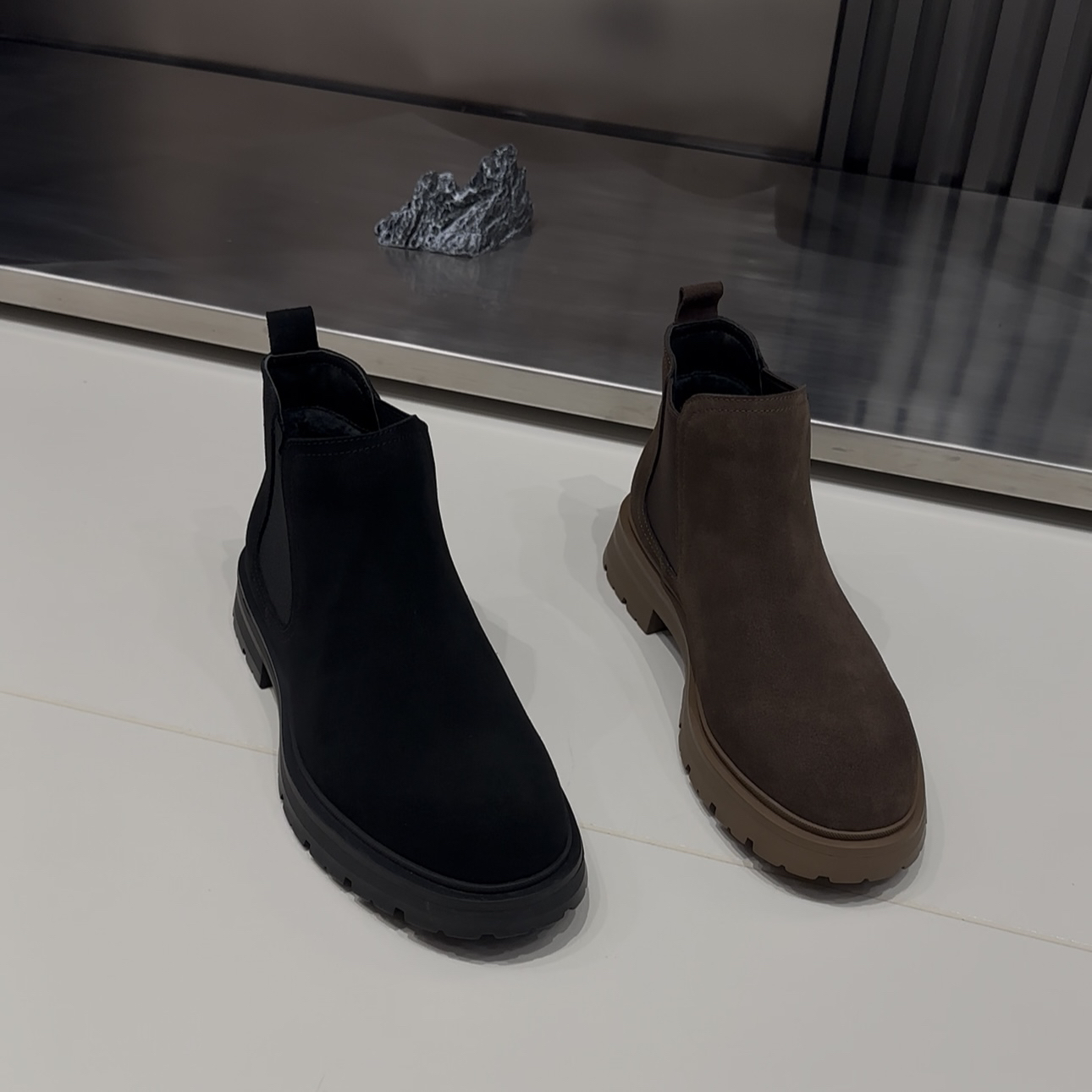 欧美风男士轻便素面舒适男靴圆头休闲皮鞋纯色秋冬