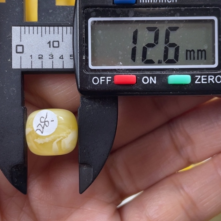 人***_蜜蜡未镶嵌裸石28