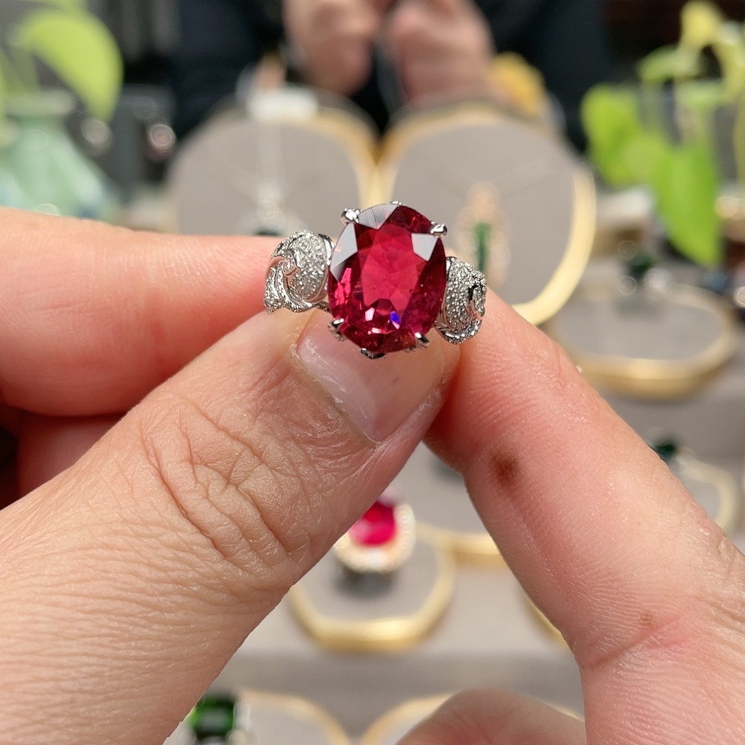 碧玺戒指18K金镶嵌6.78ct