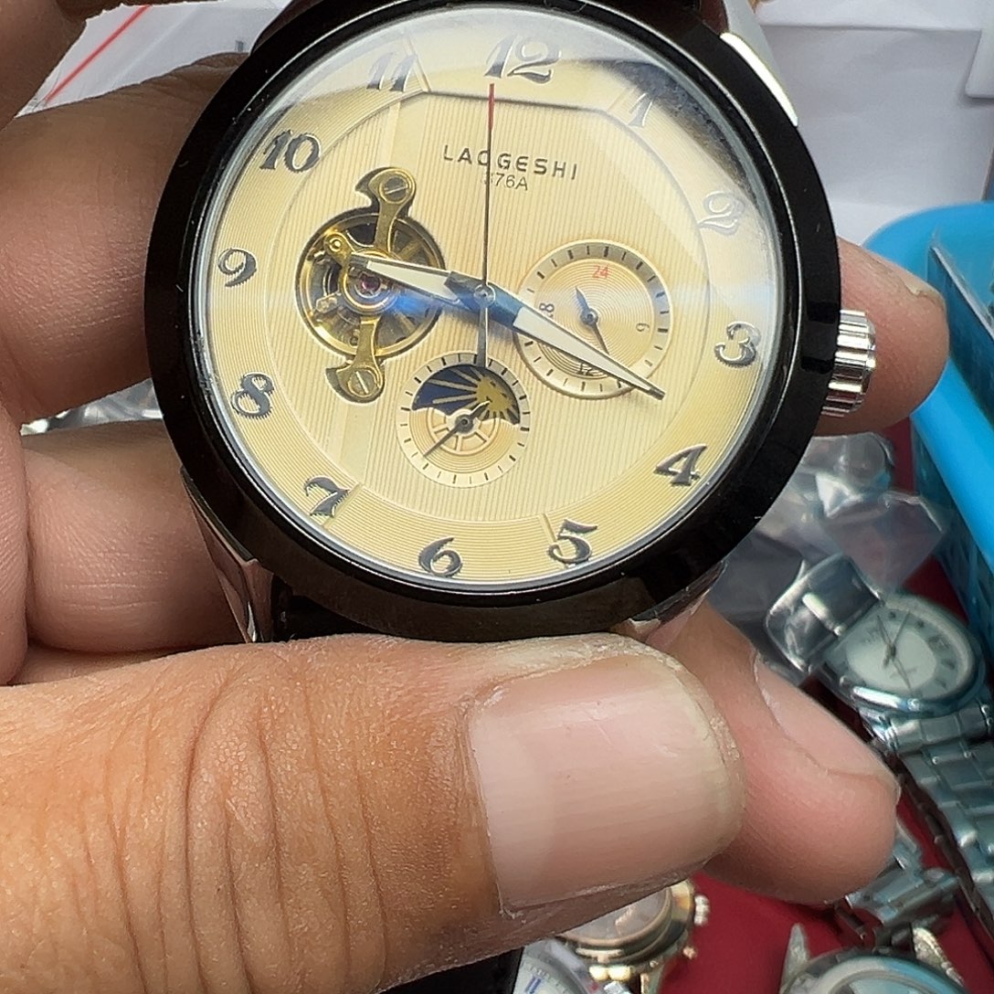 钢人造革锻造碳石英机芯-光能机芯