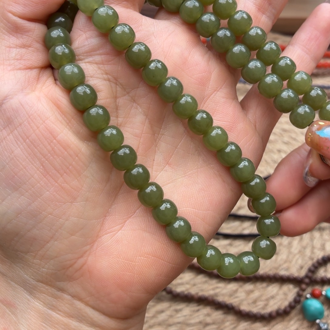 阿***亮和田玉未镶嵌颈饰