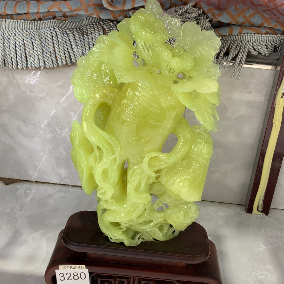 蛇纹石玉（覆膜）珠宝奇石未镶嵌艾****?