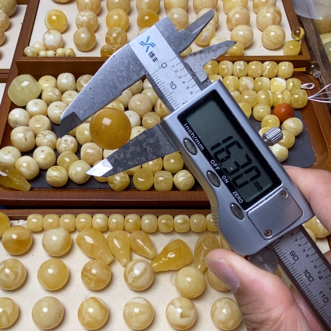 未镶嵌蜜蜡琥珀画