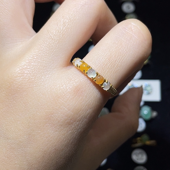 翡翠未镶嵌戒指戒指