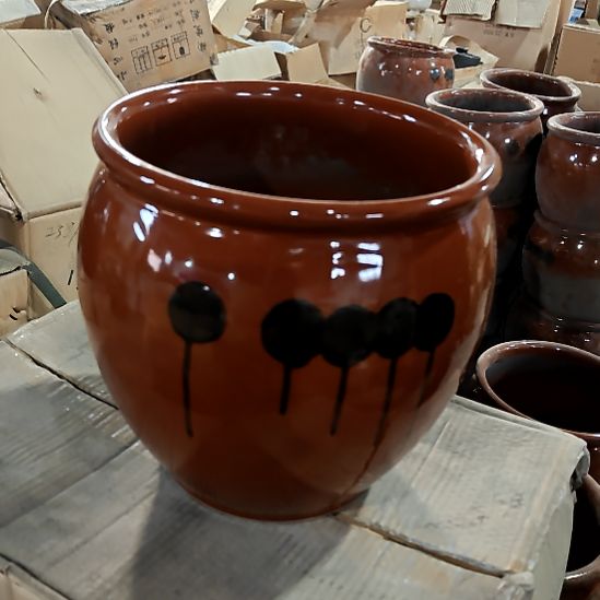 摆件盘子碗茶壶啥都有