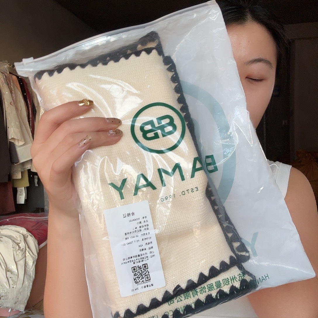 小***鸭393。        围巾。 