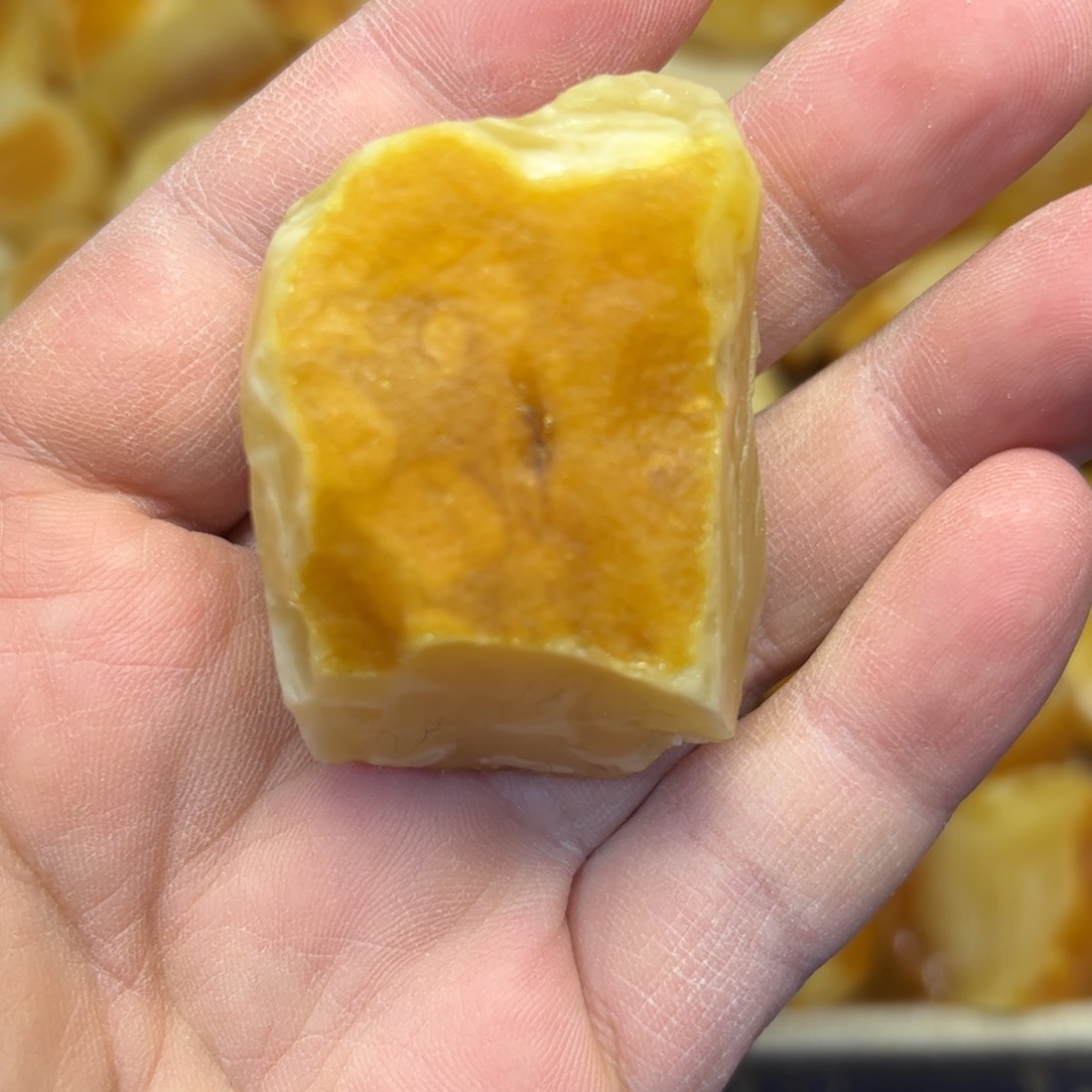 定制琥珀未镶嵌原石