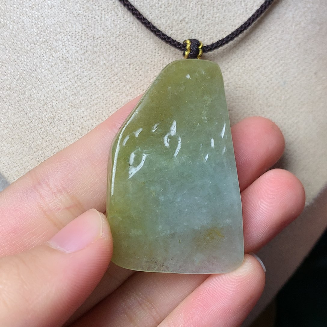 翡翠颈饰未镶嵌吊坠