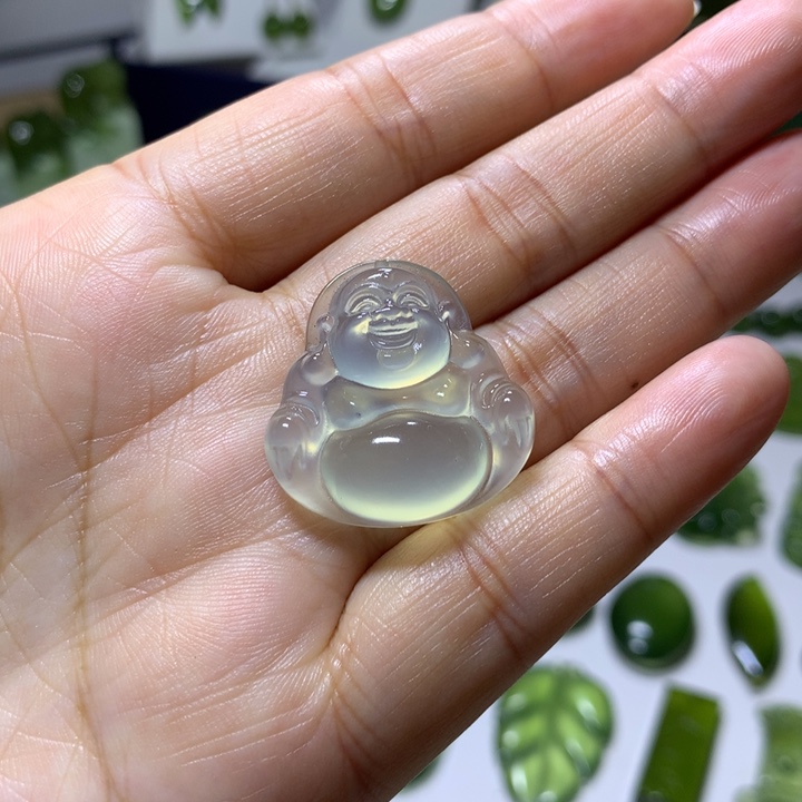 岫玉未镶嵌颈饰吊坠