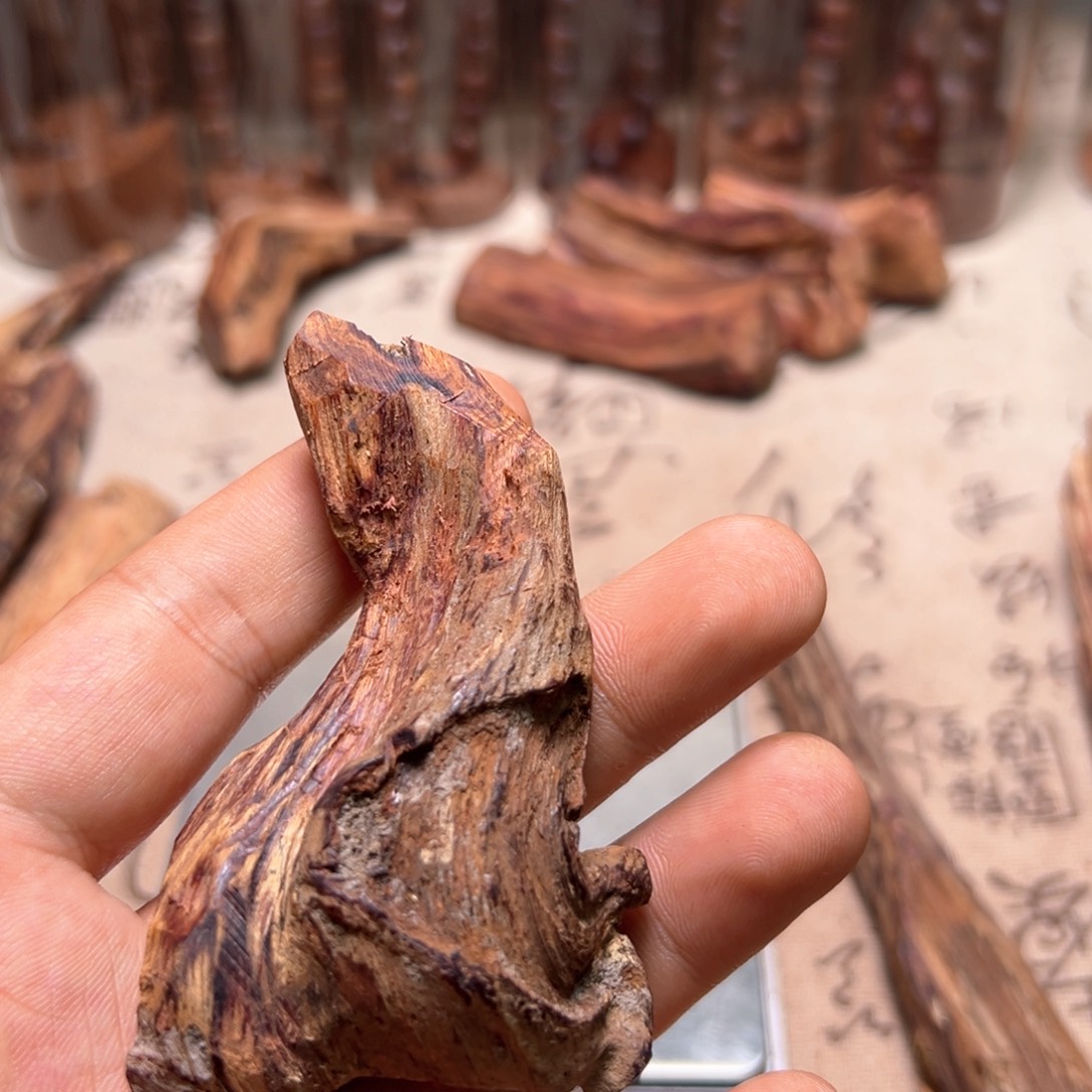 白***甲降真香海南十亩香透油老料44克