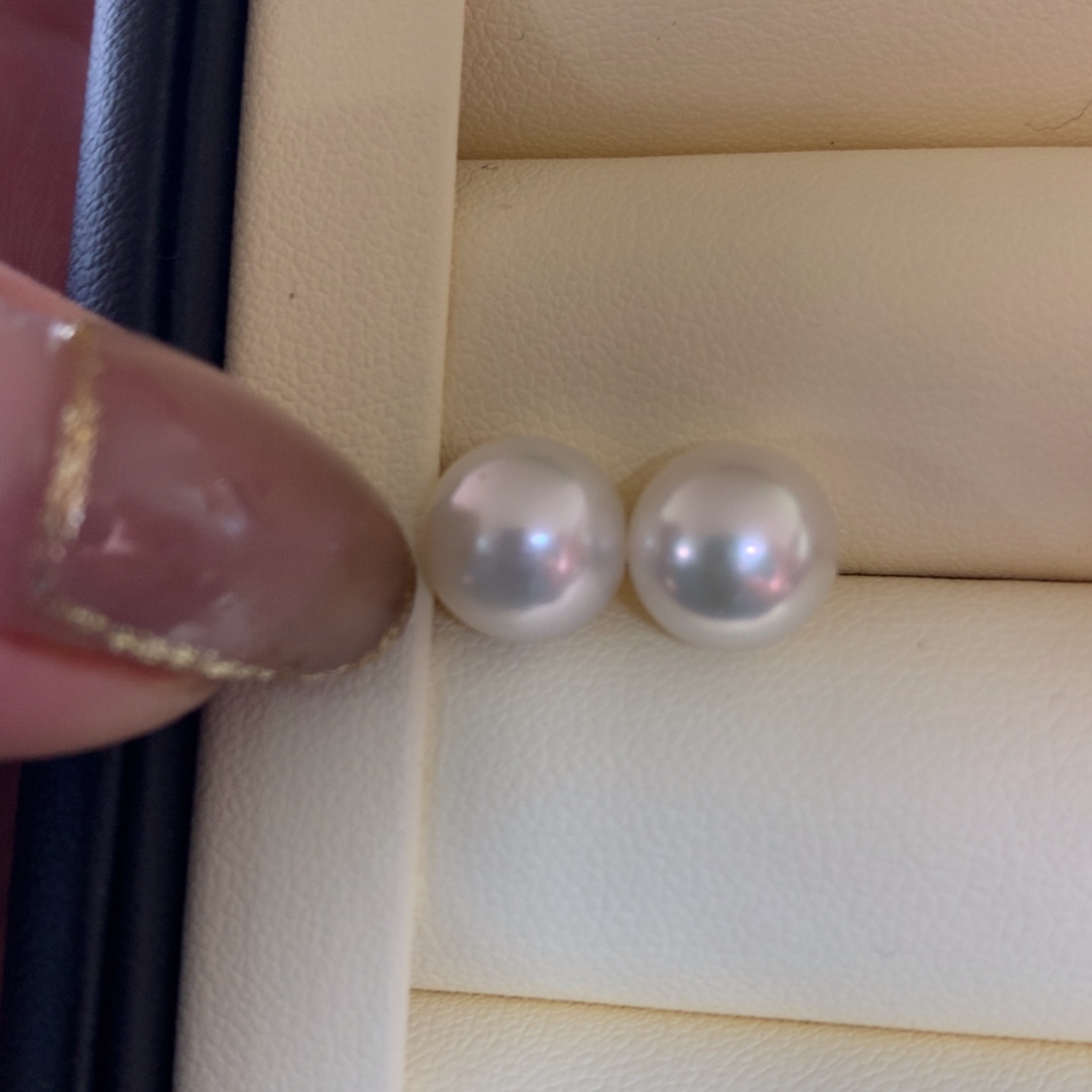 18K金镶嵌海水珍珠耳饰