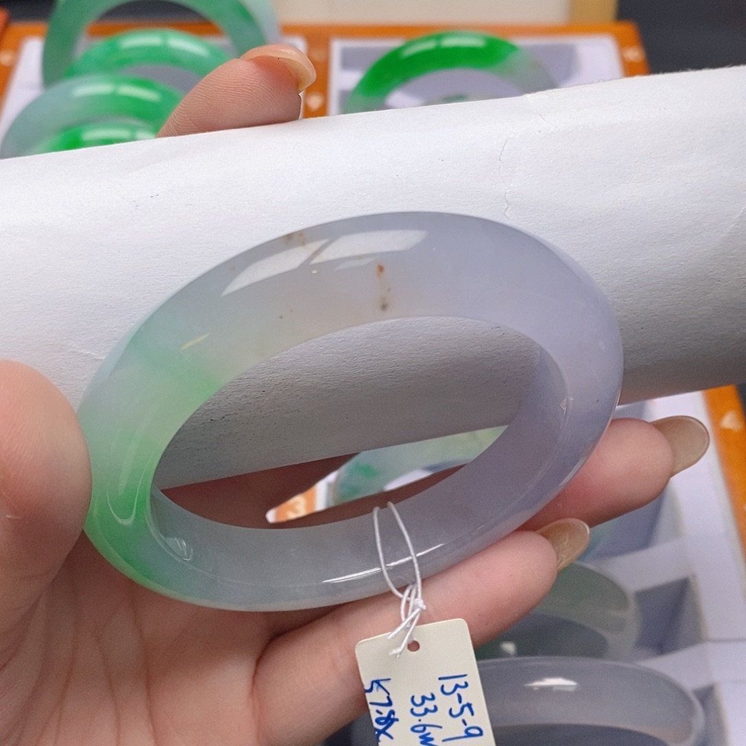 翡翠未镶嵌手镯57
