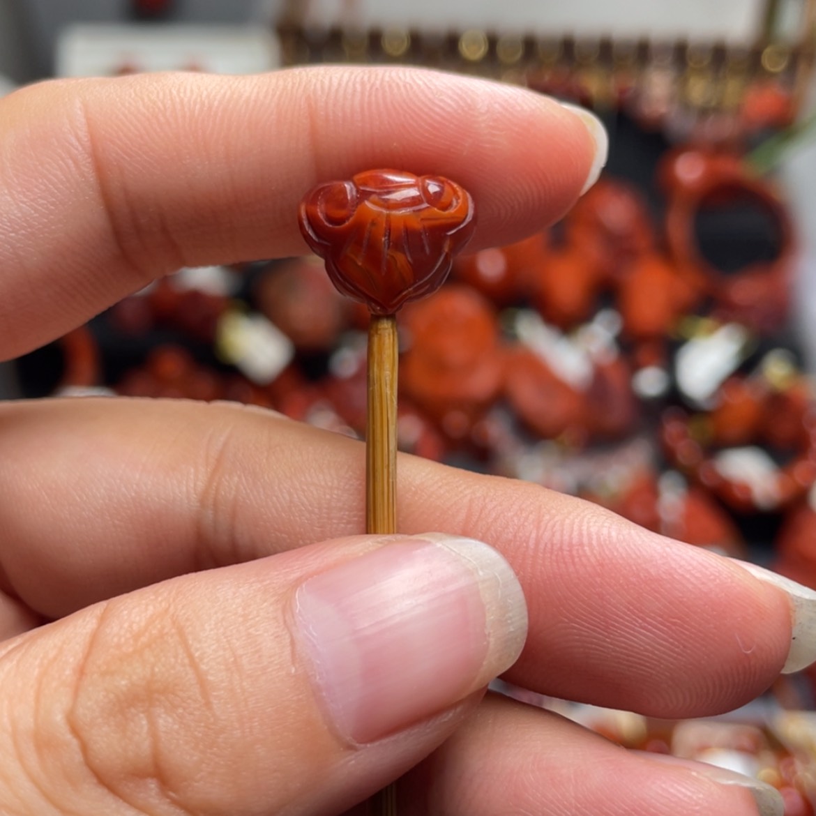 【闪购商品】未镶嵌火焰纹如意南红玛瑙