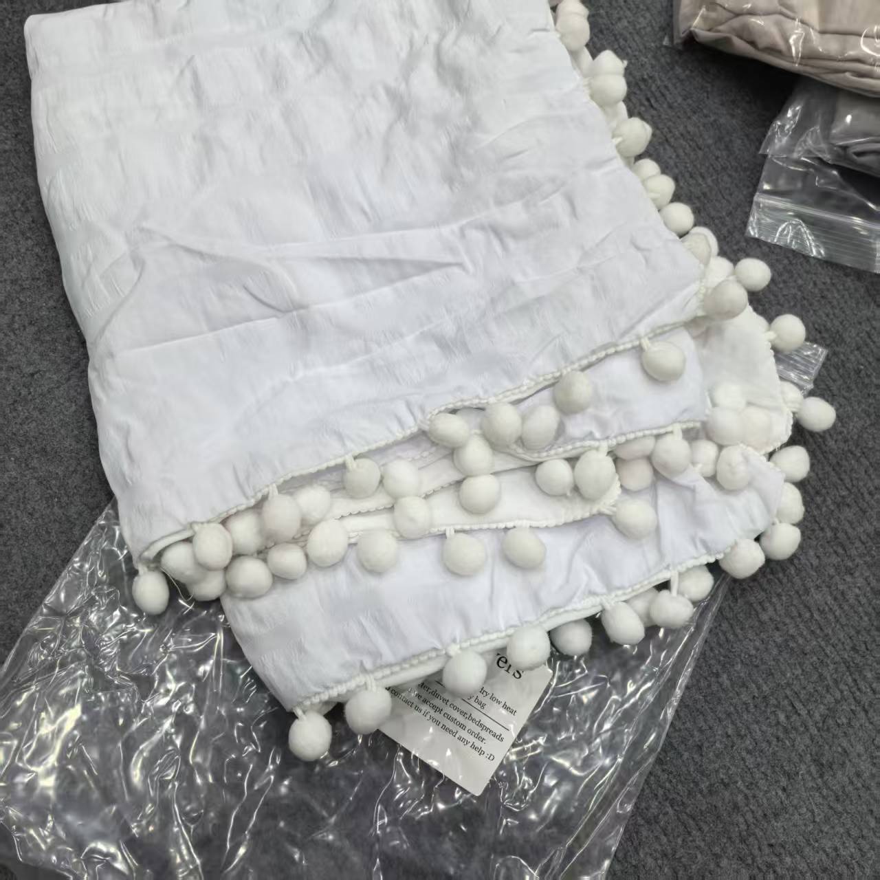 白色豆豆款亲肤枕套，50*66.发1对