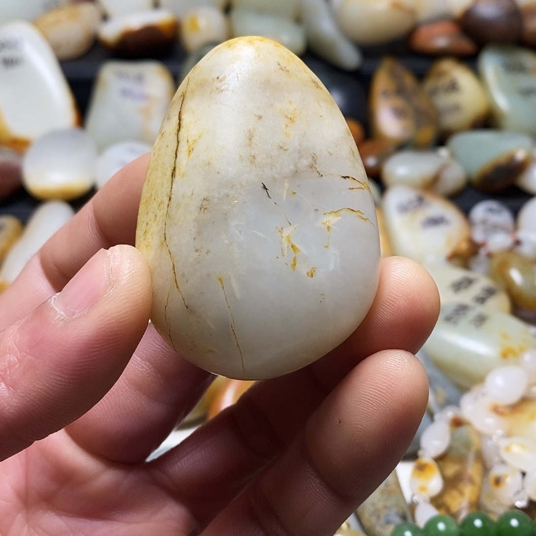 和田玉颈饰未镶嵌吊坠