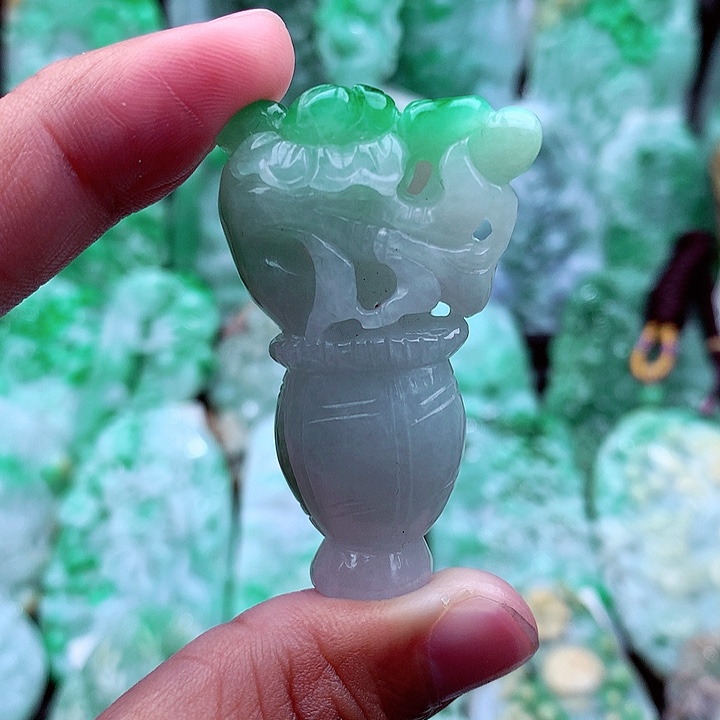 翡翠吊坠(不含链)未镶嵌