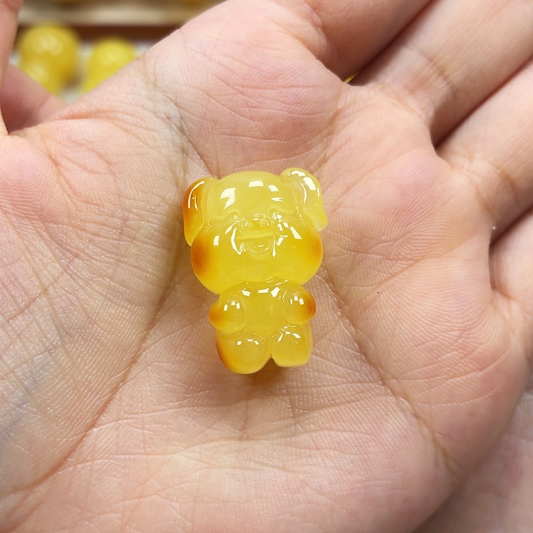 未镶嵌颈饰蜜蜡焦皮小猪