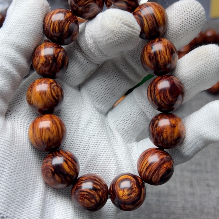 木用****6海南红降1.6黄油超超超一档