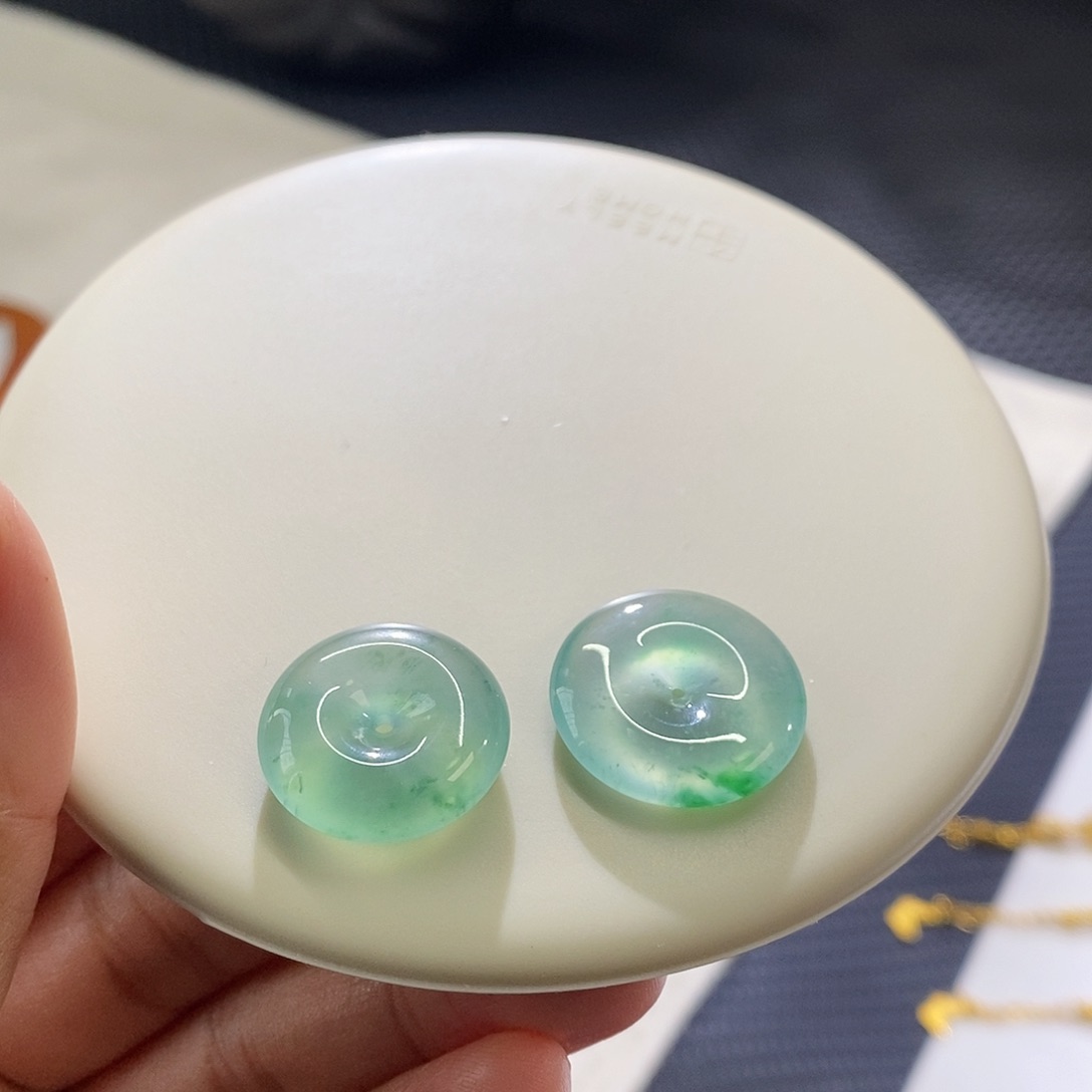 翡翠把件未镶嵌多样发其一