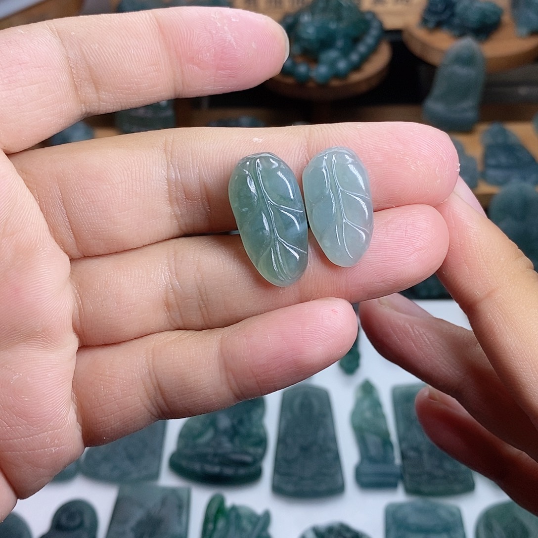 翡翠未镶嵌颈饰叶子