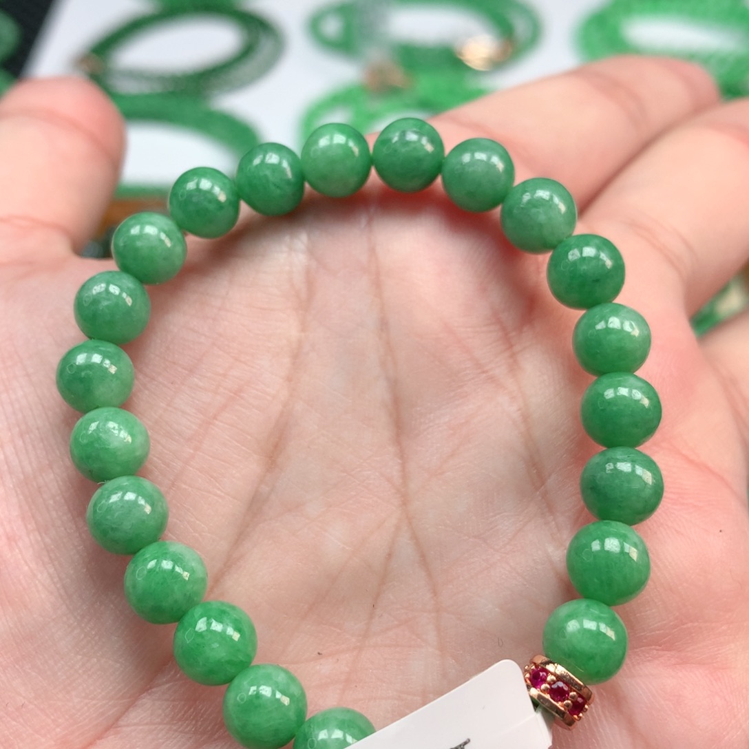 翡翠手链未镶嵌翡翠