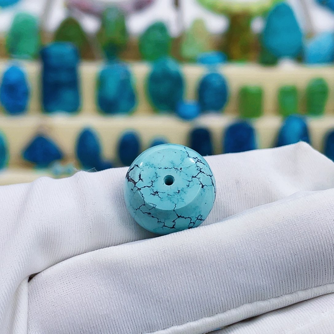 绿松石未镶嵌颈饰