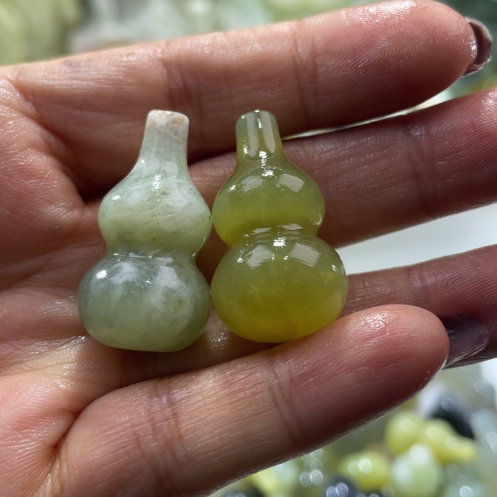 岫玉未镶嵌吊坠吊坠