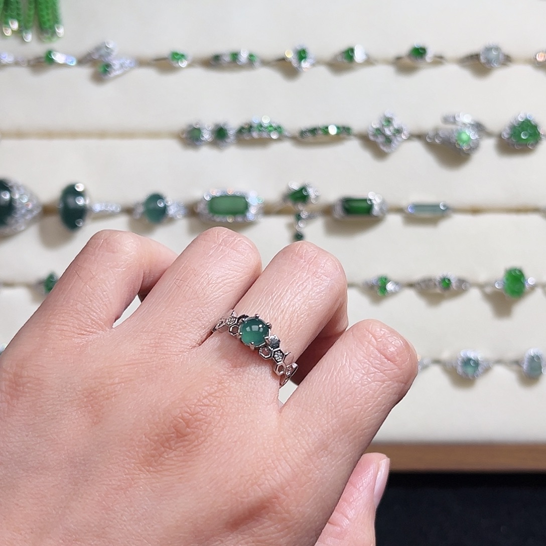 翡翠未镶嵌戒指天然