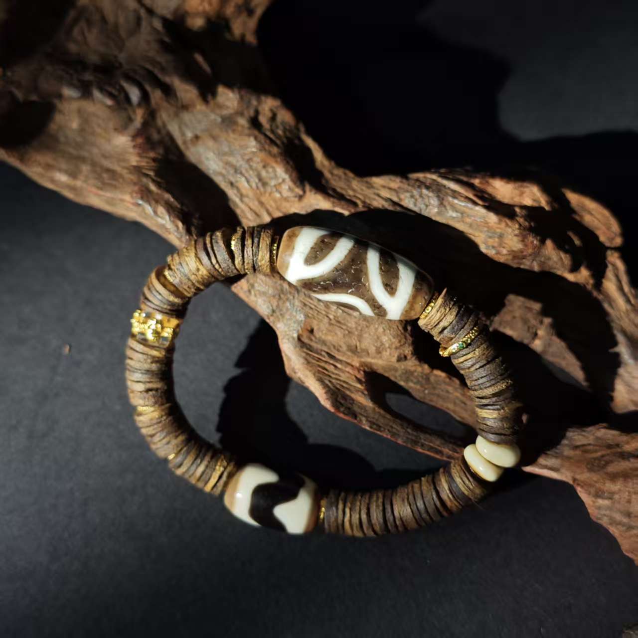 【索兰仁钦】一眼K山手串 A1404