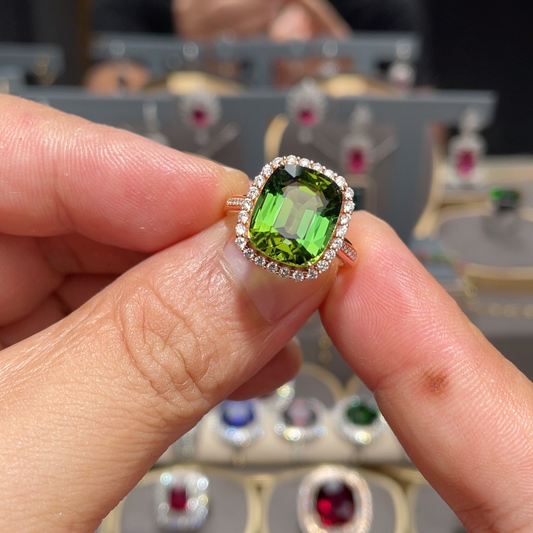 18K金镶嵌戒指碧玺6.94ct