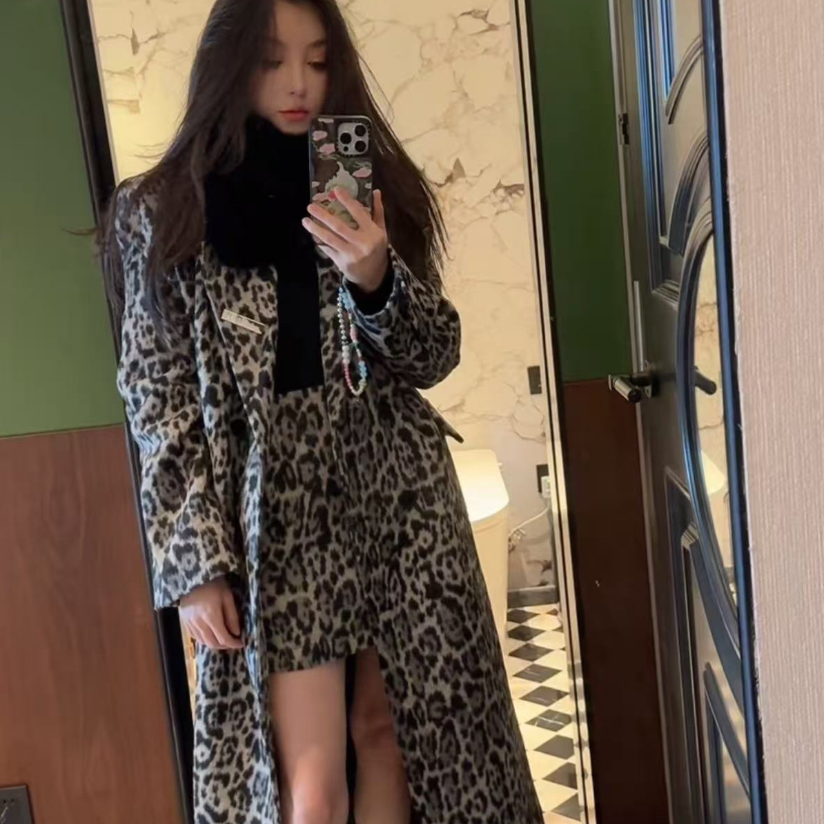 1137 设计毛呢豹纹加棉秋冬长款套装