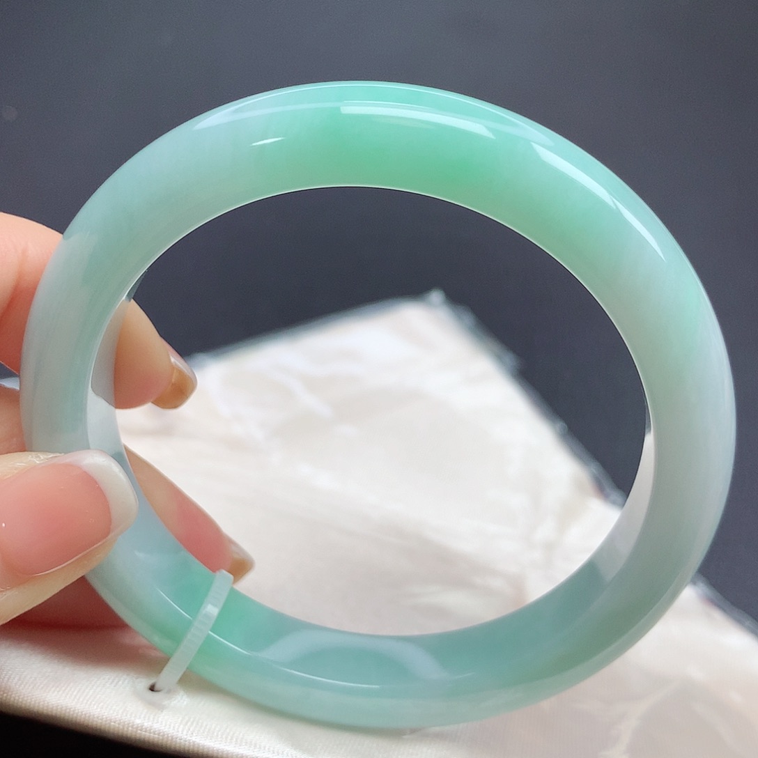 翡翠手镯未镶嵌03n n n n n n n n n