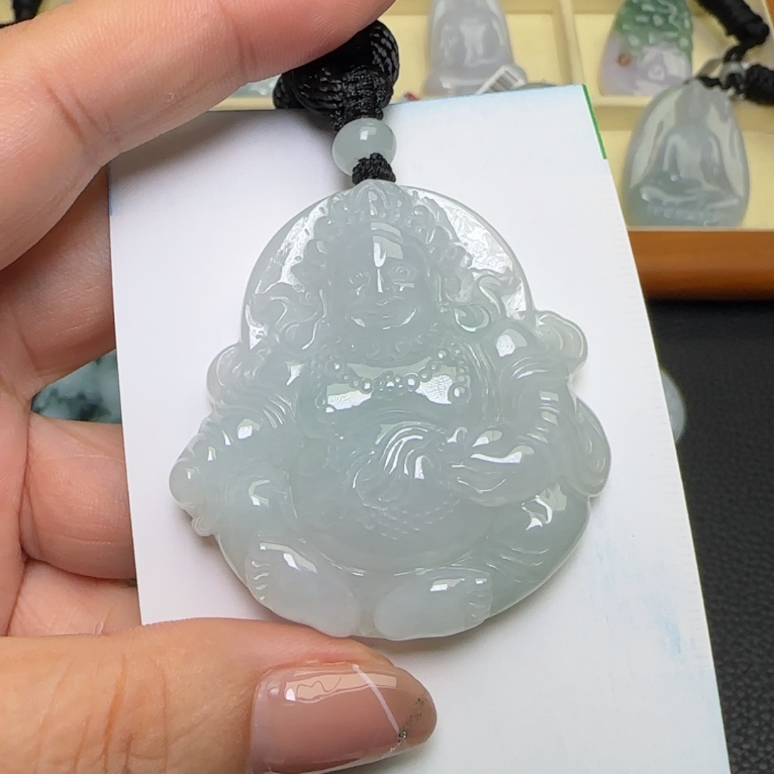 翡翠未镶嵌颈饰  