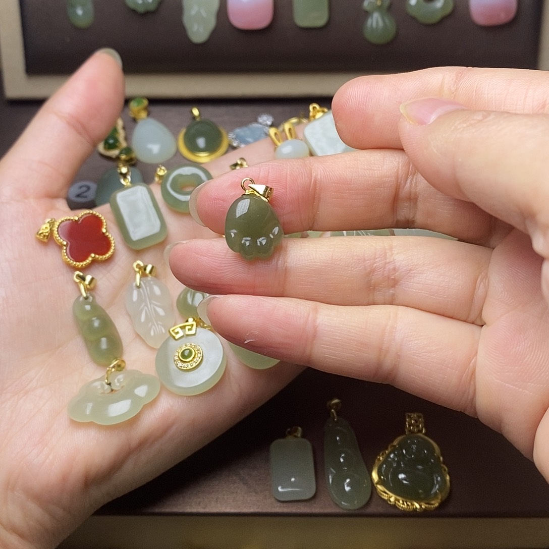 和田玉颈饰未镶嵌