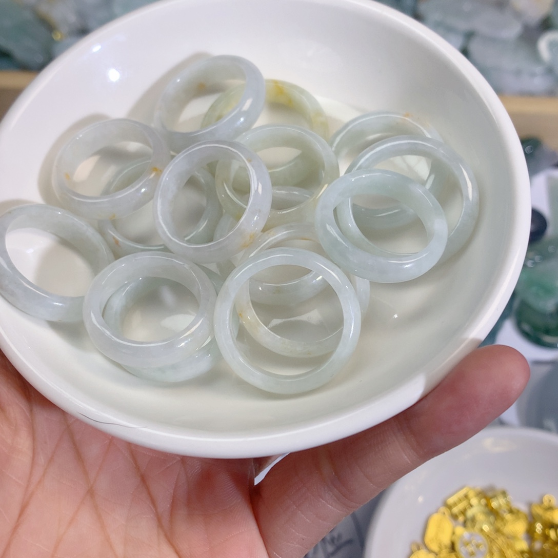 翡翠裸石多样性（发其一）