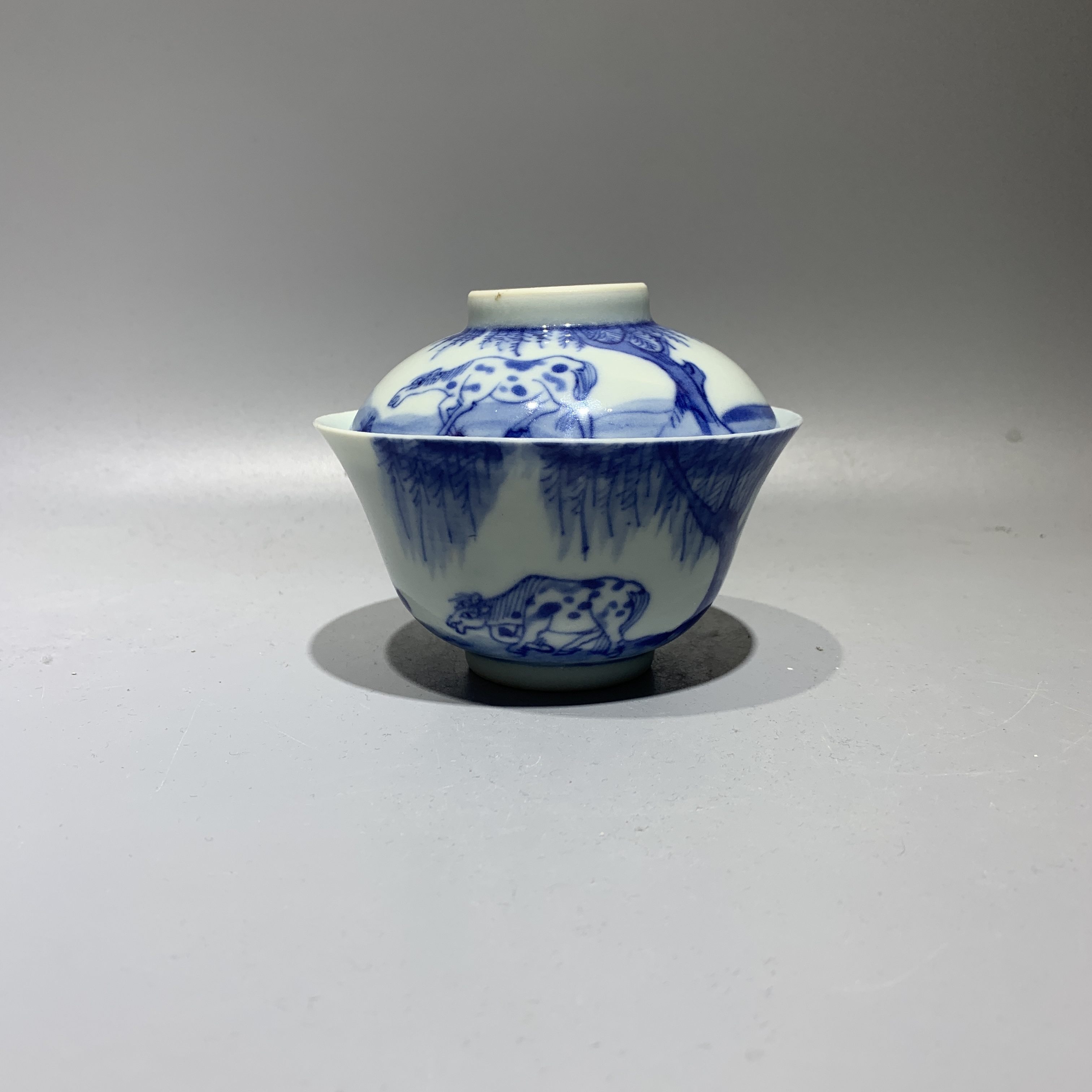 s001019.清中期•青花柳下双骏鼻盖碗【古董收藏】
