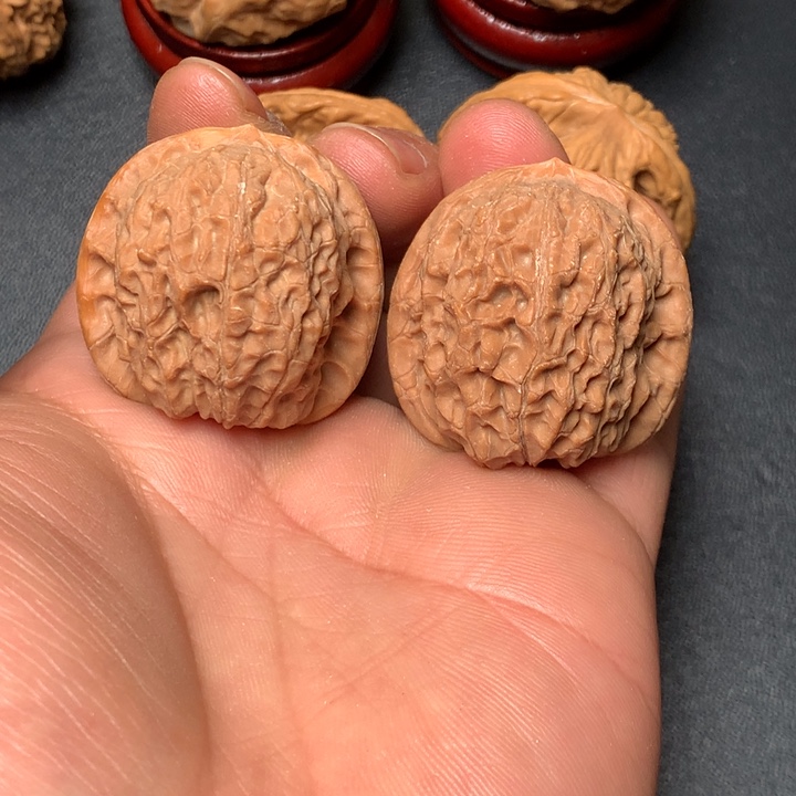 文玩核桃把件34血麒麟604