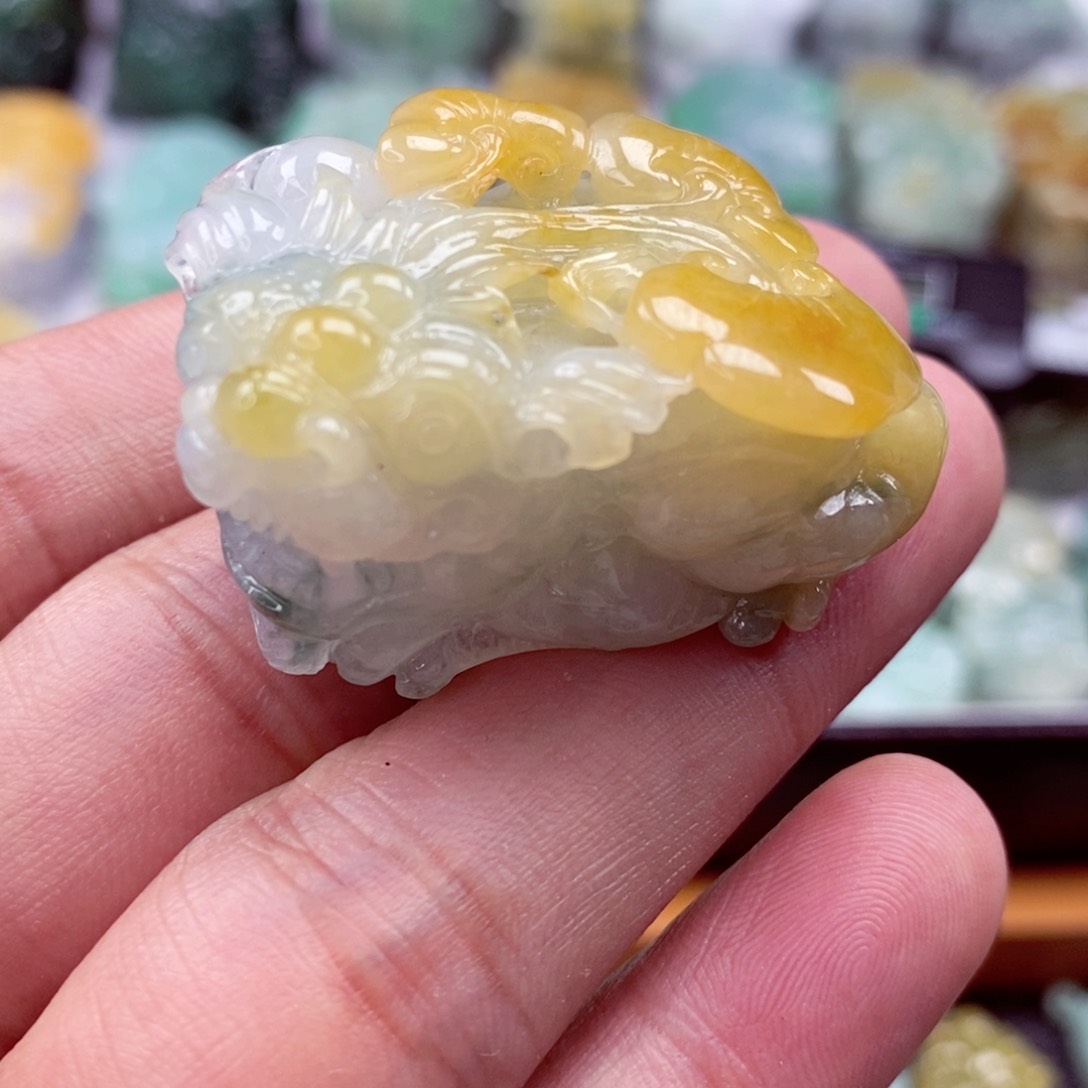 翡翠颈饰未镶嵌翡翠