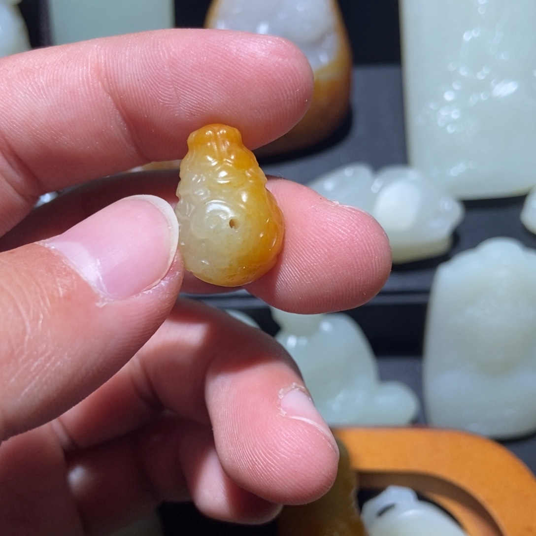 G***n和田玉未镶嵌颈饰