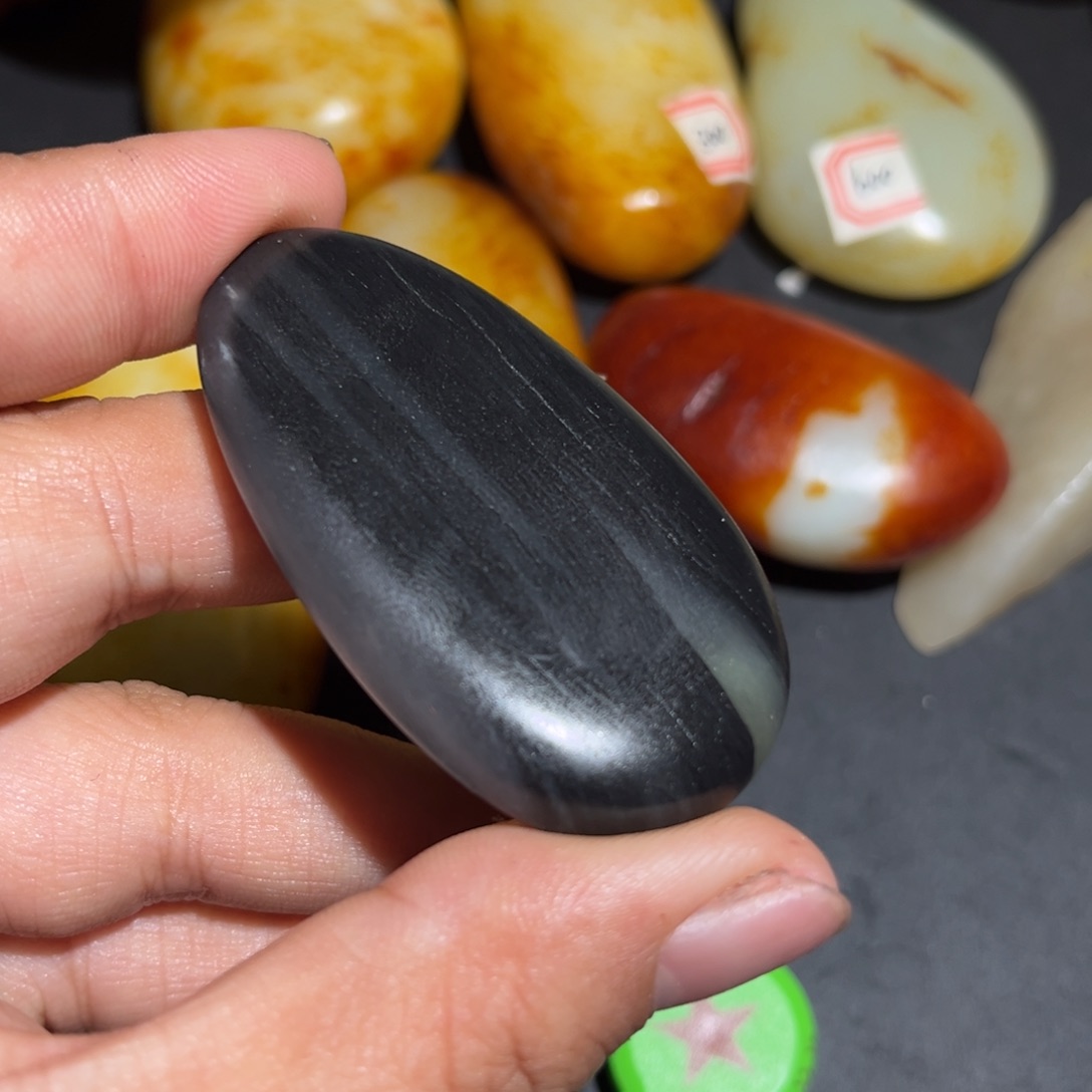 和田玉未镶嵌珠宝奇石