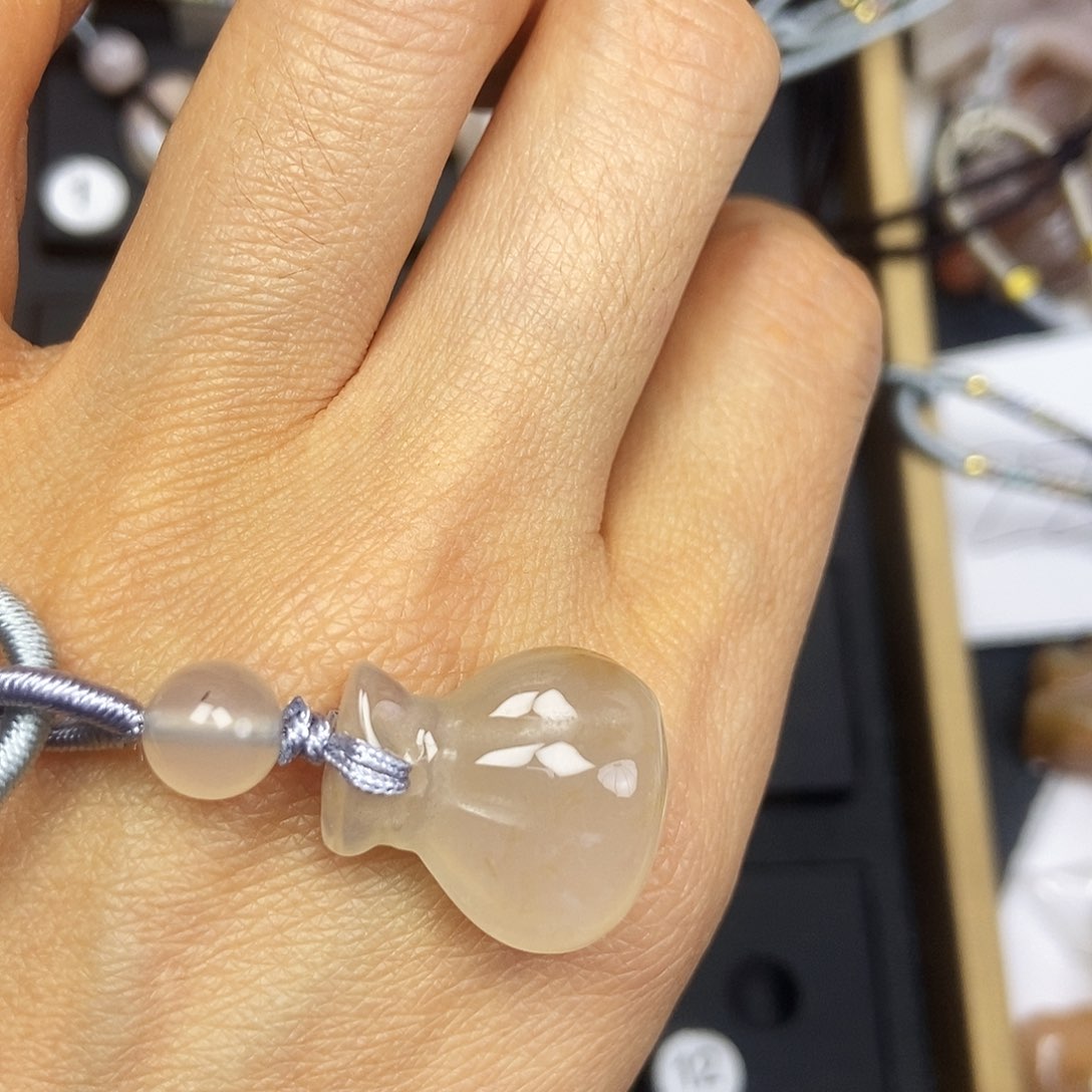 石英质玉颈饰未镶嵌麻***菜