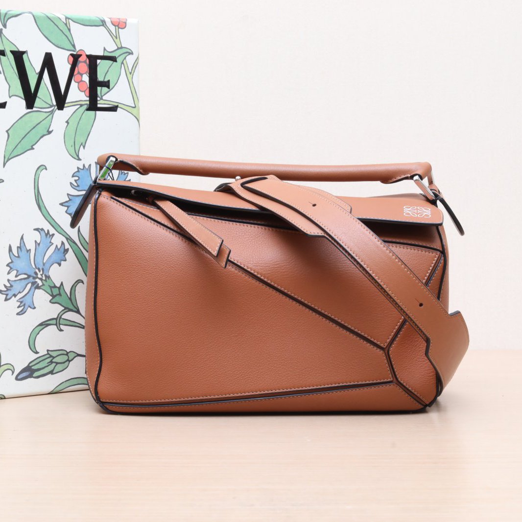 99新 LOEWE/罗意威 小花6枫Puzzle 29 几何包 中号 金棕色 包